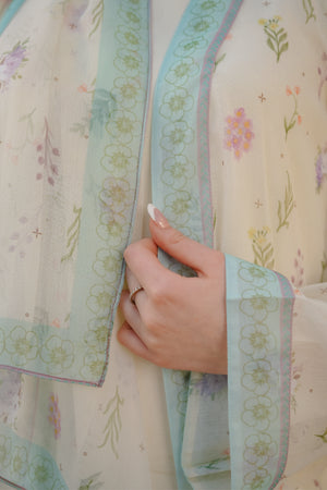 Caeloura Ivory Floral