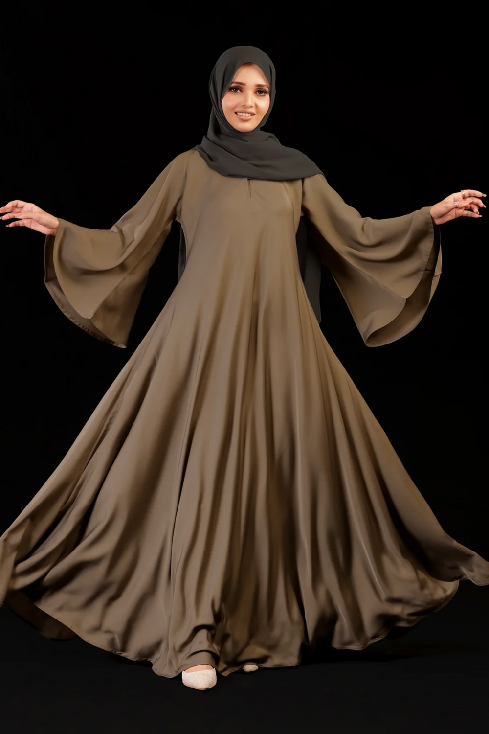 عباية المظلة البيج