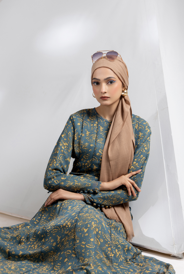 Close view, Loop button sleeve close-up on Zar dress