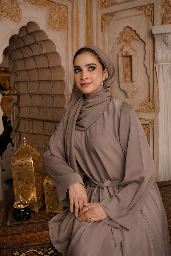 Premium Desert Desk Luxe Umbrella Cut Closed abaya