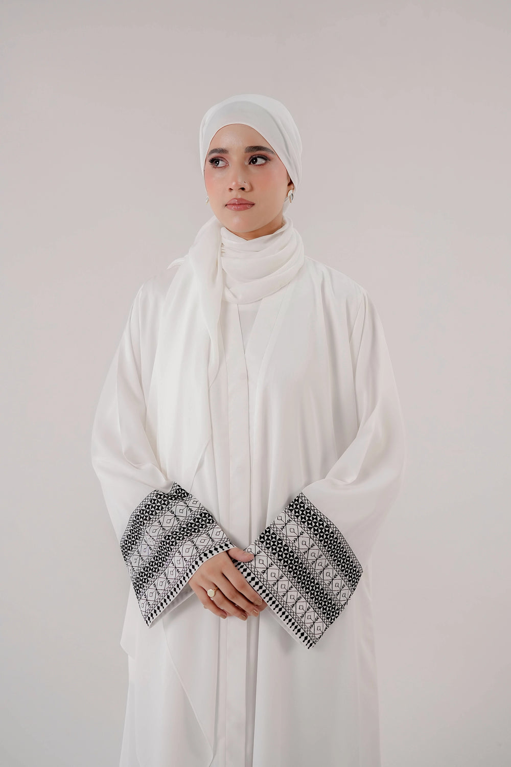 White Geometric Embroidered Abaya