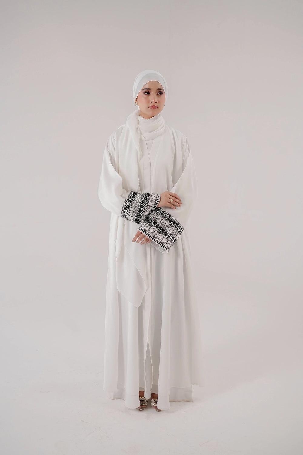 White Geometric Embroidered Abaya